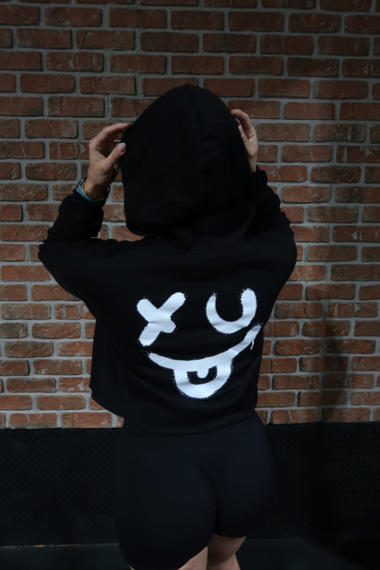 Silly Pump Crew Crop Top Winky Face Hoodie